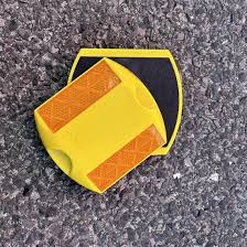 3M Reflector Plastic Road Stud Cat Eye (White/ Yellow)