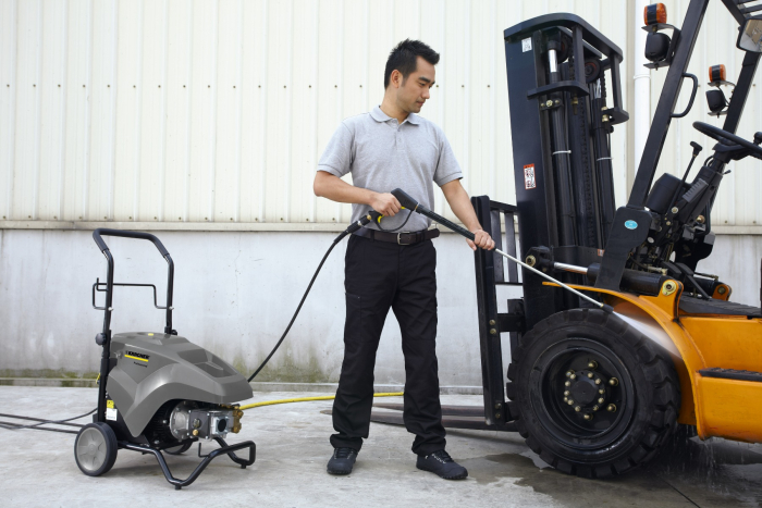 Karcher HD 7/18-4 High Pressure Washer - Image 2