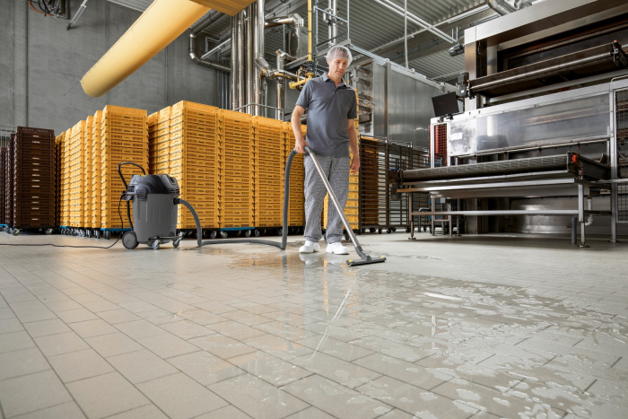 Karcher NT 65/2 Ap Wet & Dry Vacuum  Cleaner - Image 2